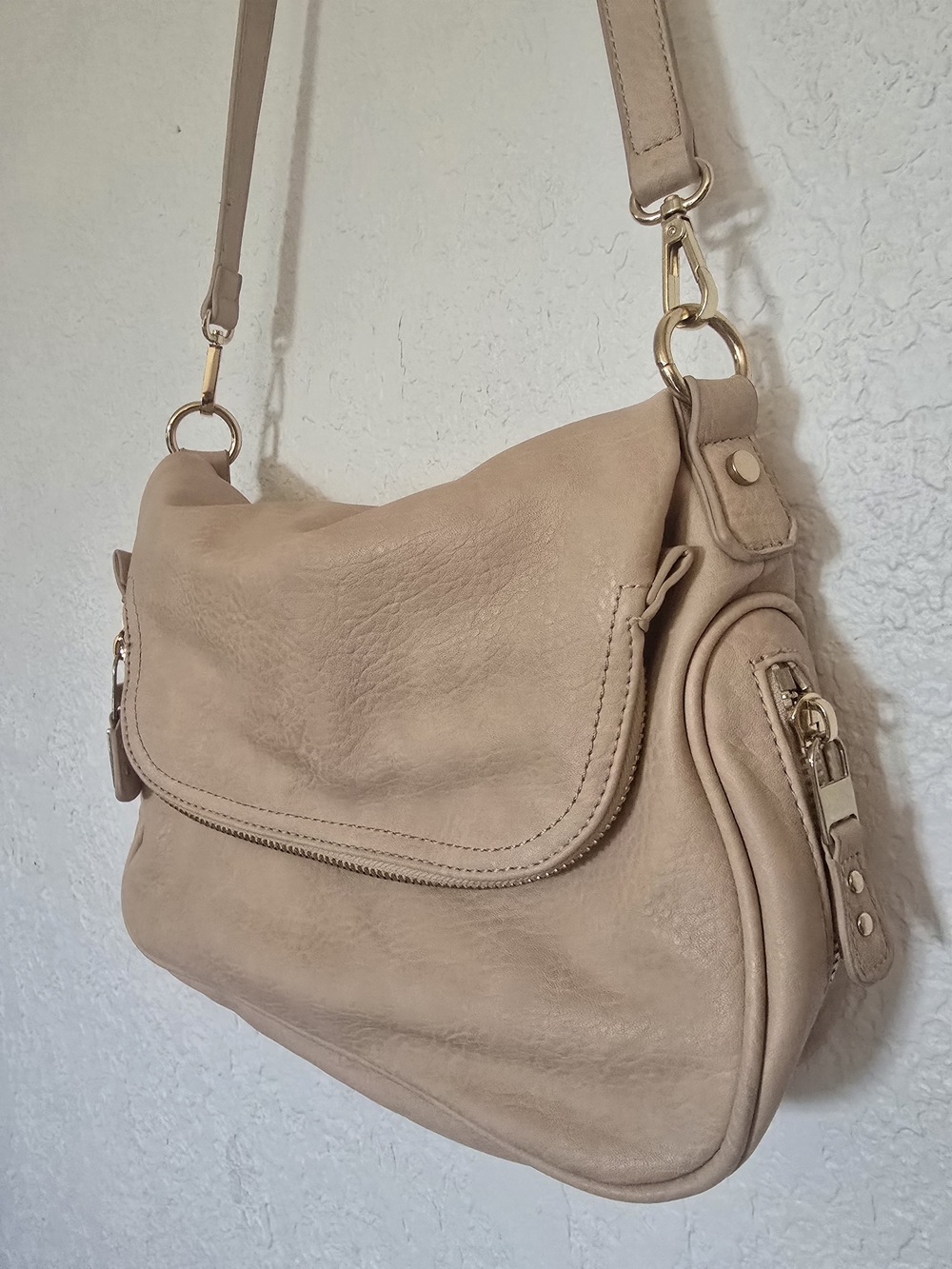 Moda Luxe Beige/Tan/Neutral Crossbody Bag with Gold Hardware